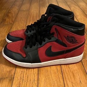 Jordan 1 Mid Gym Red/Black “Reverse Banned” sz 10.5